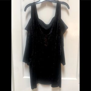 Catherine’s size 5X black, crushed velvet, cold shoulder tunic.